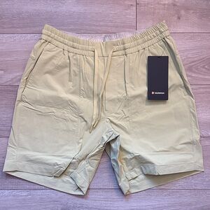 NWT lululemon Bowline Short 8” Lime Green Size L